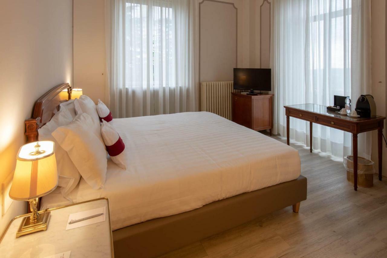 Double Room Lake View